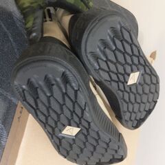 ブーツ　カーキ色の画像