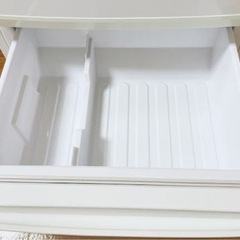 (送料無料) 2019年 極美品 167L 冷蔵庫 SHARP ゆったり大容量 霜取り不要 ③の画像