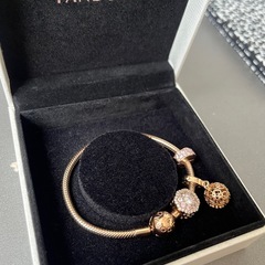 Pandora ビーズ付きブレスレットの画像