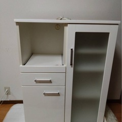 美品、キッチン白い棚の画像