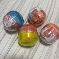 キティちゃんガチャガチャ 4個の画像