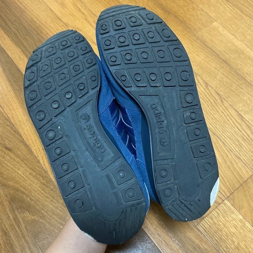 adidas ★ スニーカー　25.5cm 人気