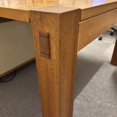 家具職人さんに作ってもらった大型の打ち合わせ用テーブルの画像