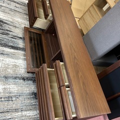 部屋の雰囲気がぐっとアップする高級テレビボード（未使用品）の画像