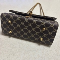 【値下げ！】ショルダーバッグ　こげ茶　ゴールドチェーン　の画像