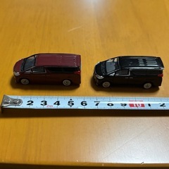 アルファード ガチャガチャ 2台の画像