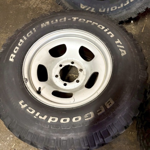 急募　ランクル80　タイヤホイール　トヨタ純正ホイール　265/75R16　6穴　16インチ　ランクル　