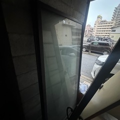 建築材料　網入りガラス扉の画像