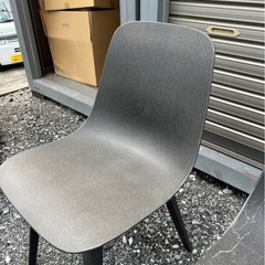 IKEA チャコール チェア2脚の画像