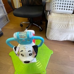 犬の乗り物の画像
