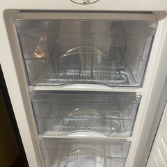 マクスゼン 60L 1ドア 前開き冷凍庫 右開き JF060HM01WH 24年購入の画像