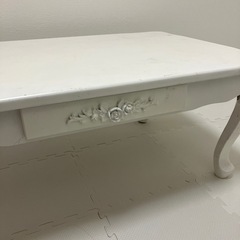 ベルーナ　アンティーク調テーブルの画像