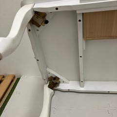ベルーナ　アンティーク調テーブルの画像
