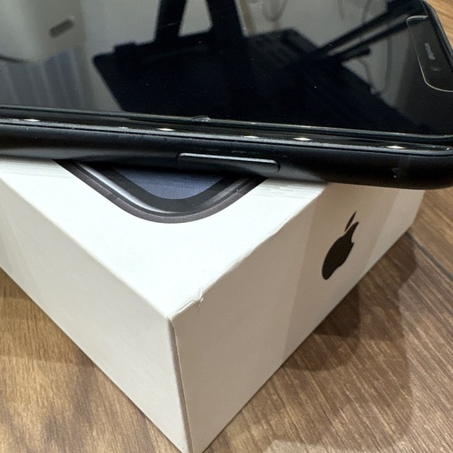 Apple iPhone XR 64G ブラック 本体