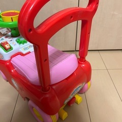 キティちゃん押し車の画像