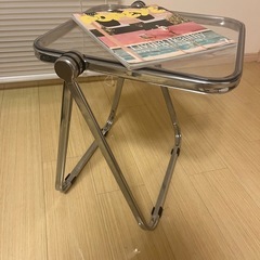 折りたたみサイドテーブルの画像