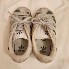 adidas×ミニロディーニのキッズスニーカーの画像