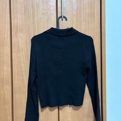 SHEIN 黒トップスの画像