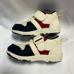 ベビーシューズ　13㎝　スニーカーの画像