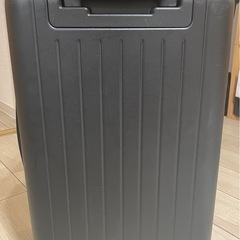 キャリーケース、スーツケースの画像