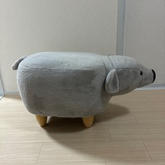 クマのオットマンの画像