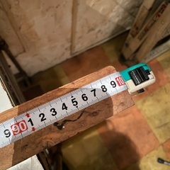 【無料】角材　約45mm×45mm×1000mm5本+約35mm×25mm×89mm1本の画像
