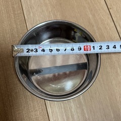 ペットの餌入れ大、小の画像