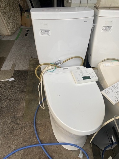 ウォシュレットトイレ 　TOTO便座　セット