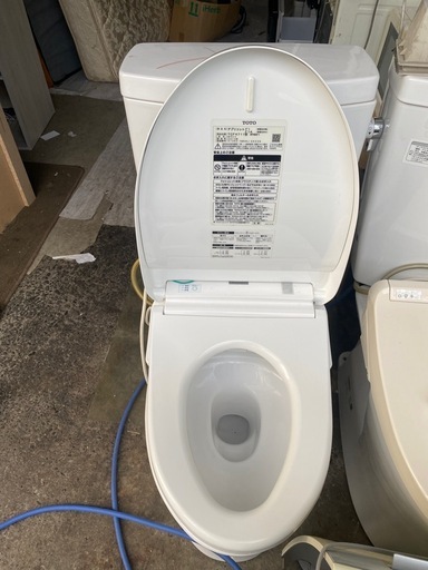 ウォシュレットトイレ 　TOTO便座　セット