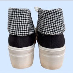 美品✨　アプリズム　厚底ヒール　22cm 美品　ヒールブーツ スニーカー　黒の画像