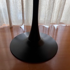 黒いキッチンテーブル（Furnihunter）の画像