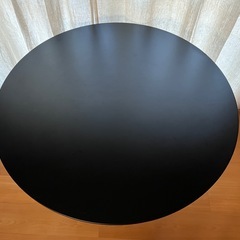 黒いキッチンテーブル（Furnihunter）の画像