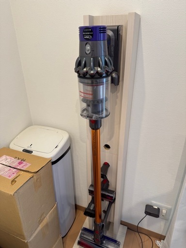 ダイソンV10掃除機スタンド付き【早いもの勝ち】