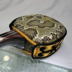 新品未使用　69.800円　盛嶋開鐘蛇皮チーガに縞黒檀棹セットの画像