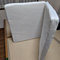 KATOJIのハイシートベビーベット＋赤ちゃん本舗のポリエチレン性マットレスの画像