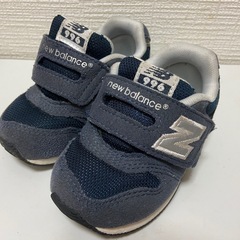 ニューバランス12.5と13の画像