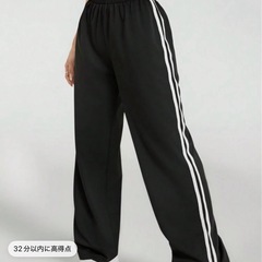 SHEIN ラインジャージの画像