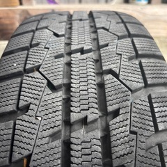スタッドレス　トーヨー 205/60Ｒ16 の画像