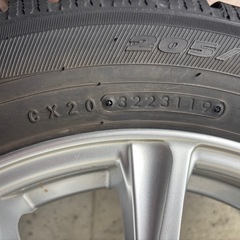 スタッドレス　トーヨー 205/60Ｒ16 の画像