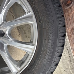 スタッドレス　トーヨー 205/60Ｒ16 の画像