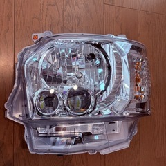 ハイエース200系ヘッドライトの画像