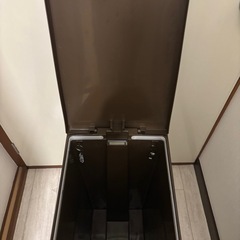 ゴミ箱の画像