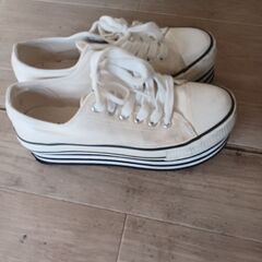 厚底スニーカーの画像