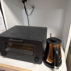 10ヶ月前に購入した食器棚の画像