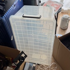 プラスチック収納ボックスの画像