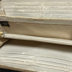 【中古】【ジャンク品】【剥がれ多数あり】Coach ロゴ入り長財布 ベージュの画像
