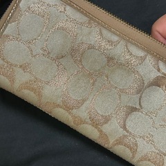【中古】Coach ゴールド ロゴ 長財布の画像
