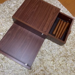 木製テーブル（ガラス冊子部分欠品）の画像