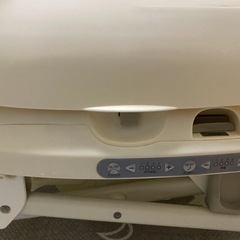 【取引中】コンビ ネムリラ オートスィング　エッグショックBE　ココアブラウン（電動タイプ）の画像