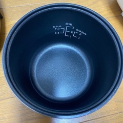 2023年製🌾コンパクトライスクッカー HK-CRC03 3合炊き炊飯器 (ブラック)の画像